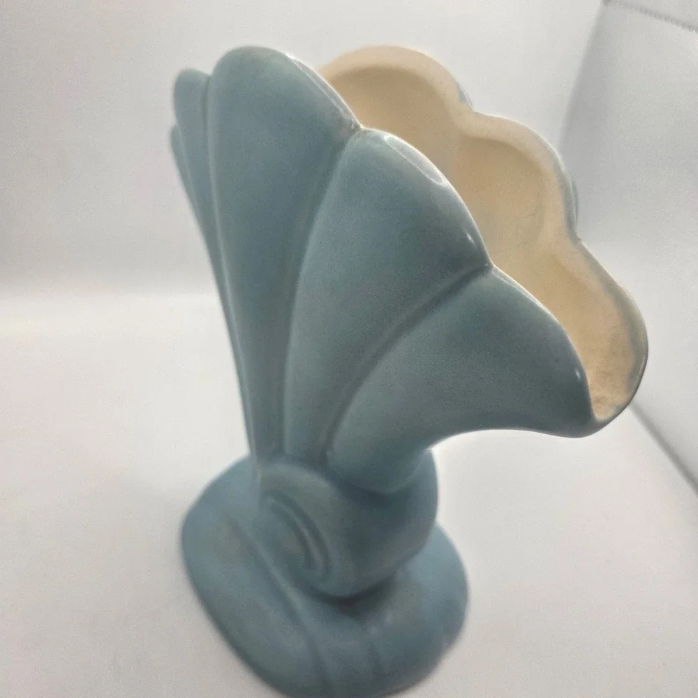 Red Wing Pottery 892 Blue Fan Shell Nautilus Vase USA Art Deco MCM 7.5